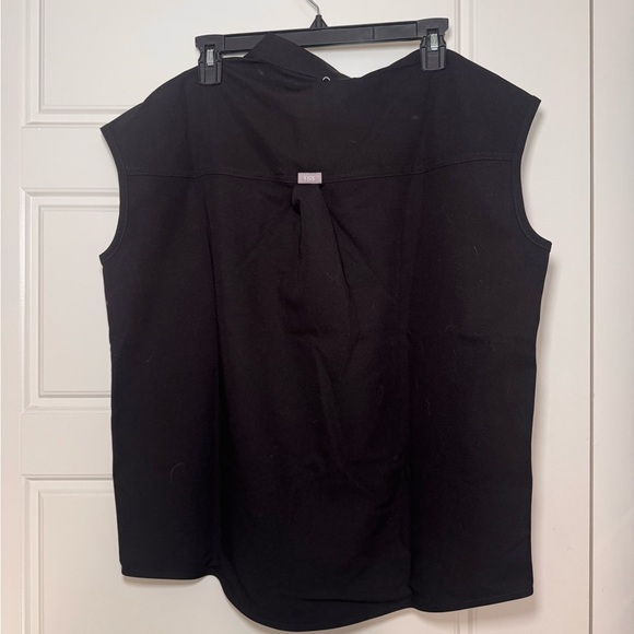 Figs Black Rafaela Three-Pocket Scrub Top - Picture 3 of 4